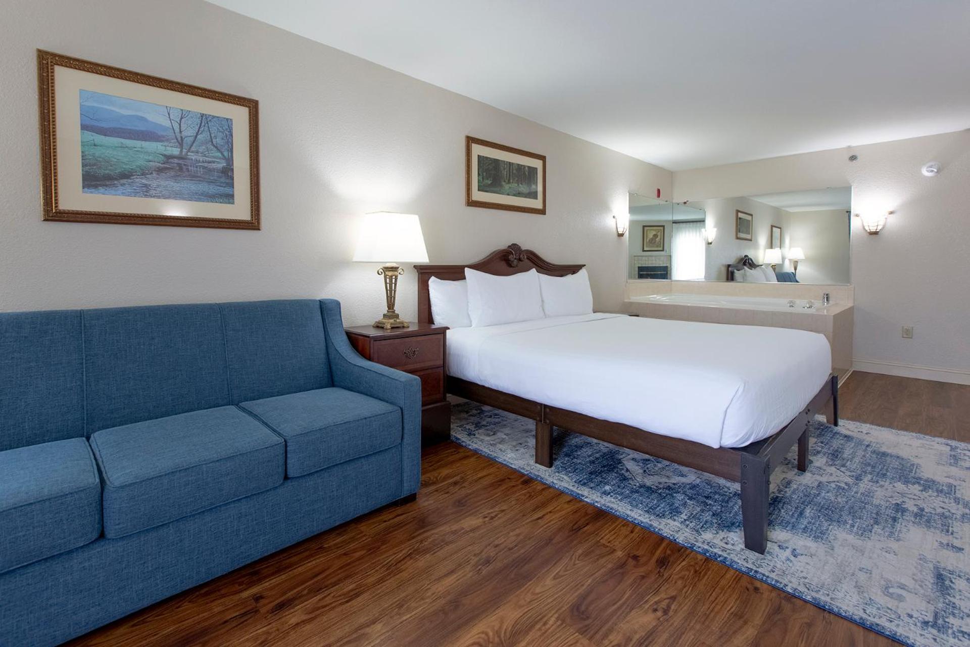 Premier King Mountain Water Park View Inn