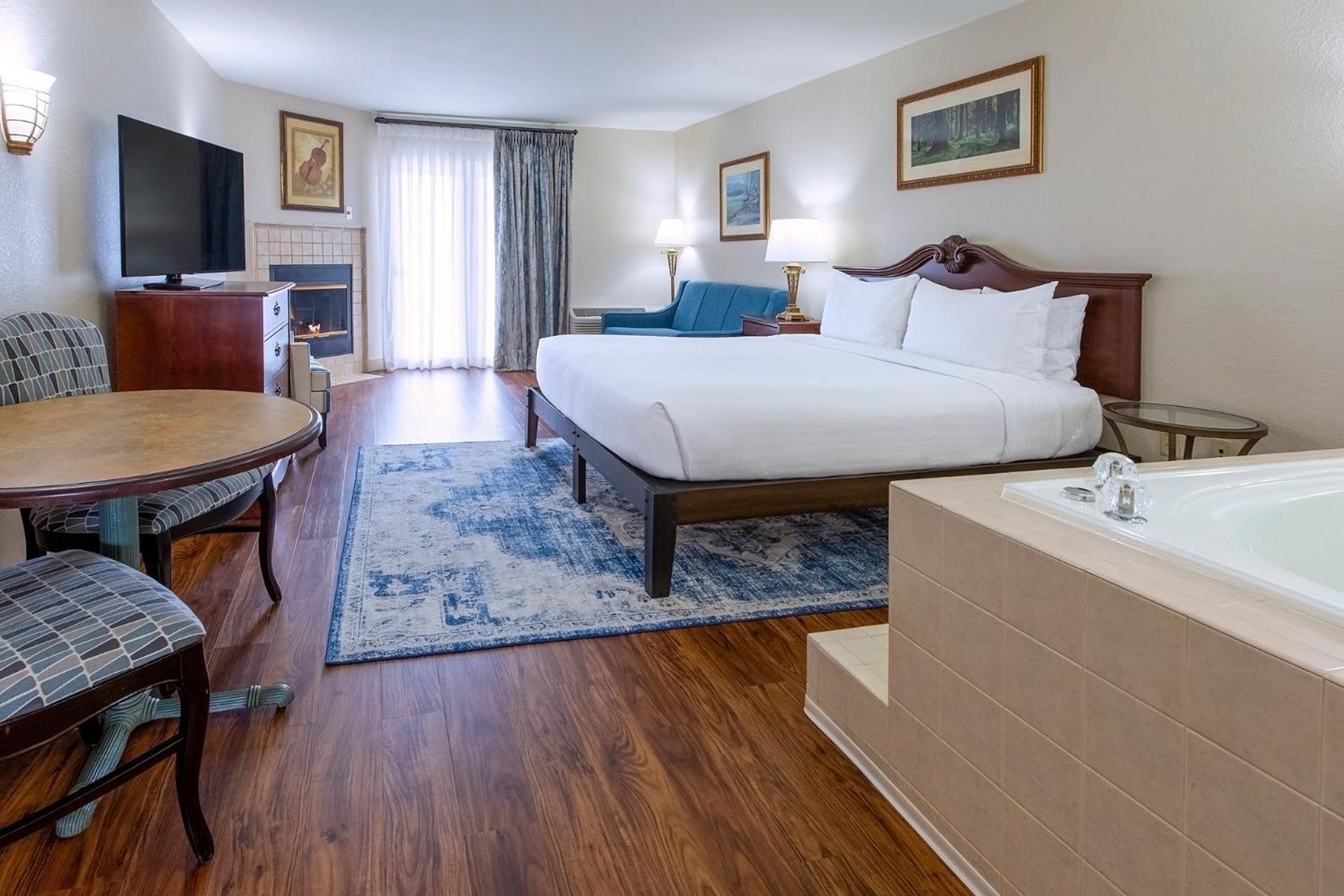 Premier King Mountain Water Park View Inn